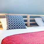 Procyon Boutique & בית הארחה 2*